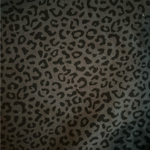 Mondetta Black Cheetah Print Crewneck - Picture 3 of 3